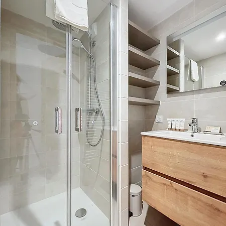 Cedrela-appartement-5-7pers-centre Station Apartment